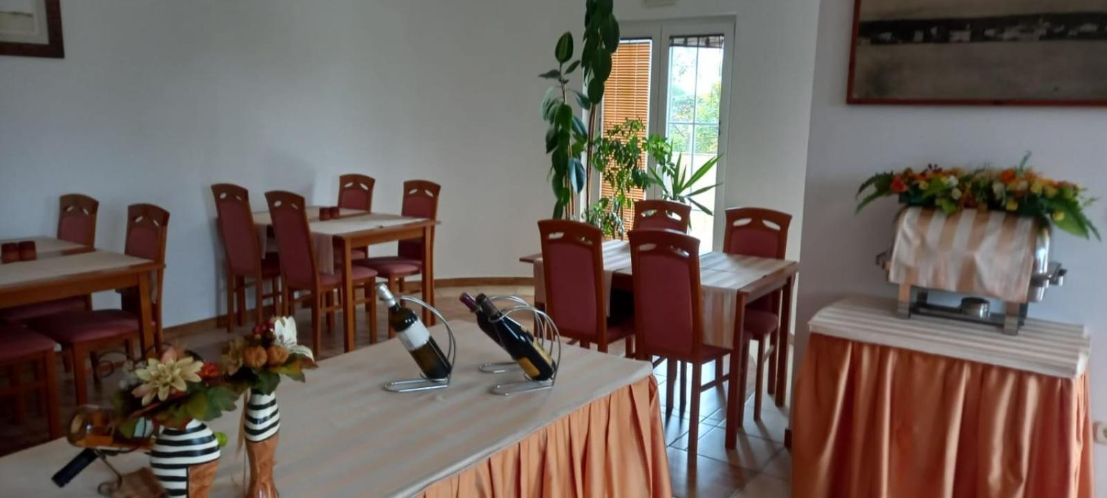 Bed & Breakfast Jugo โนวาลยา ภายนอก รูปภาพ