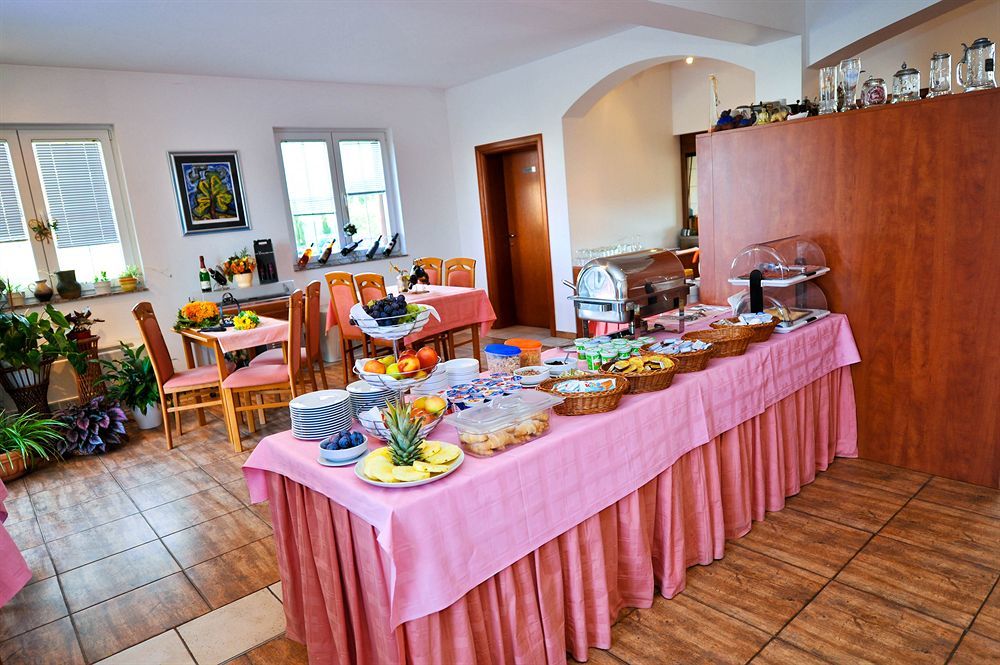 Bed & Breakfast Jugo โนวาลยา ภายนอก รูปภาพ